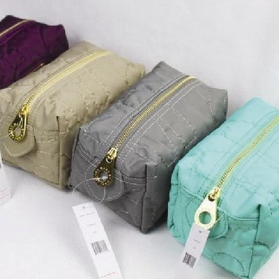 化妝包A01-福建箱包網-寧德箱包加工-福州箱包加工工廠-福建箱包網|福州箱包加工廠|寧德箱包生產廠家 產品展示(福建正岳箱包-寧德箱包工廠-福州箱包工廠、寧德箱包來料加工-福州箱包OEM工廠、箱包生產工廠-箱包設計-箱包加工制作工廠)|金泉網